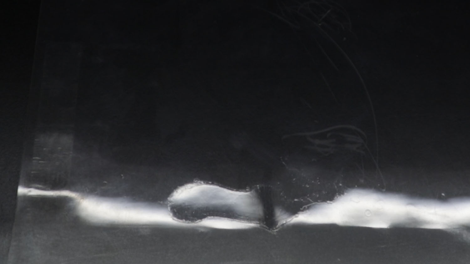 ネイルリムーバーを浸透させたビニールマット