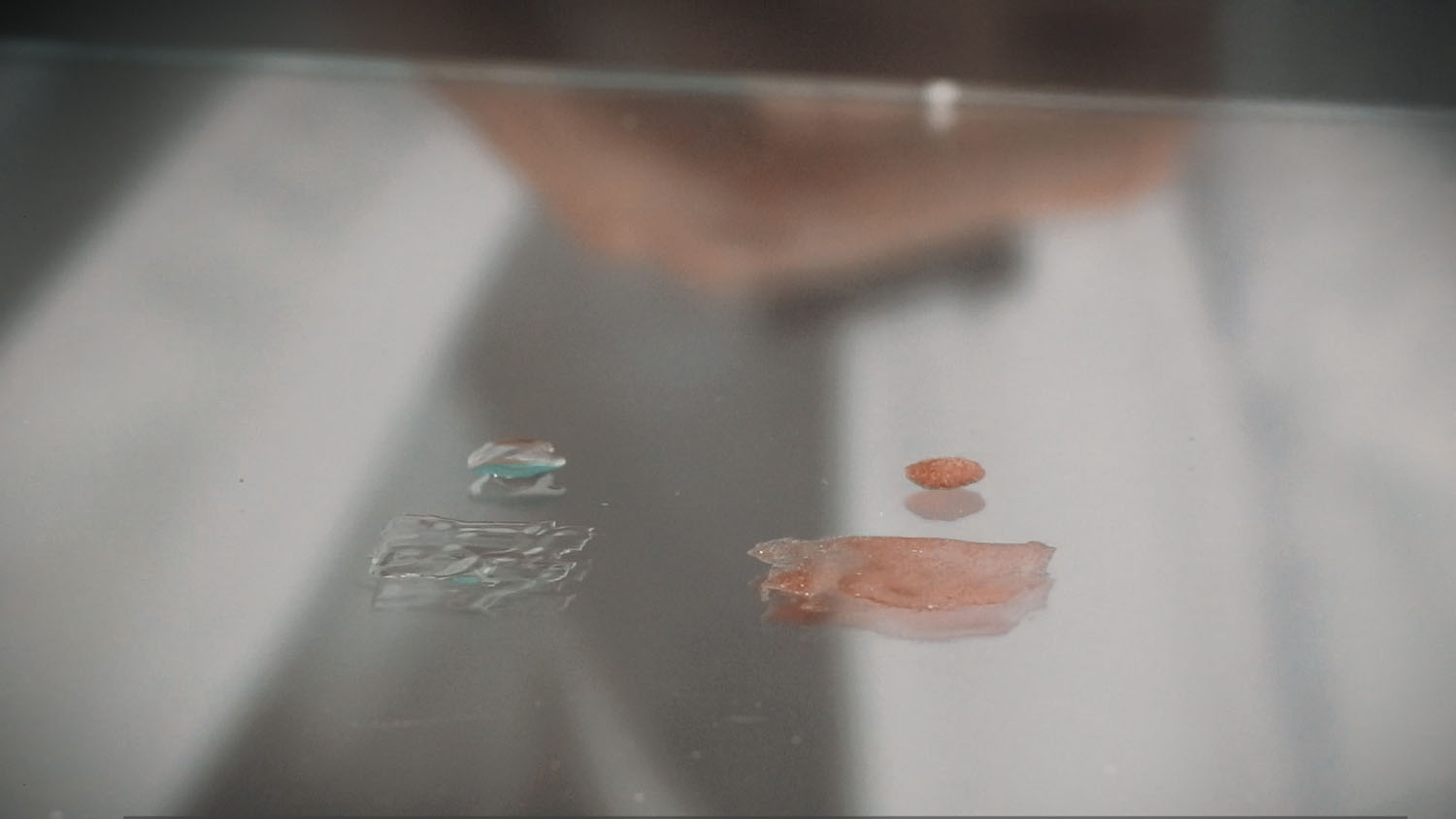 ネイルジェルなどの汚れ