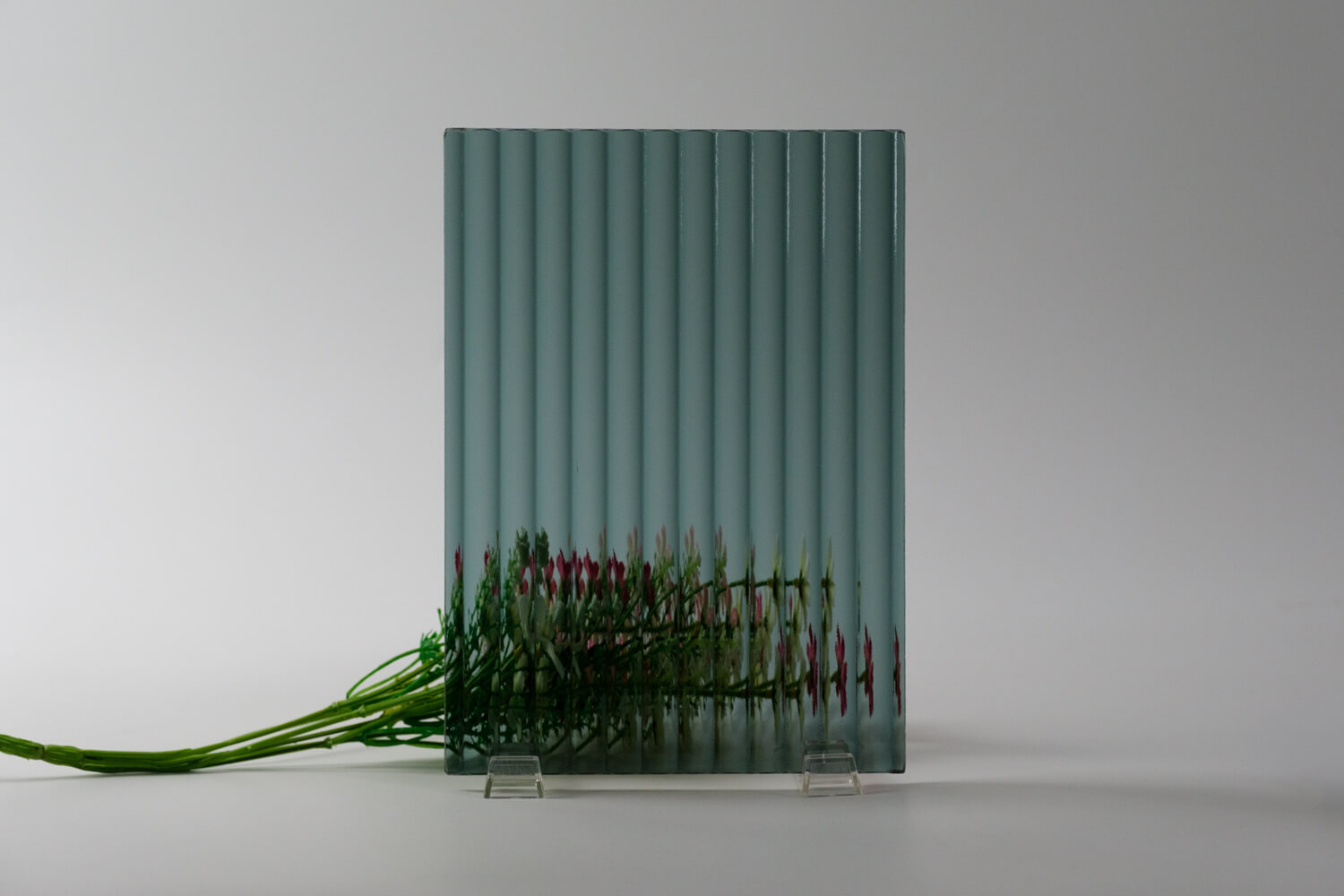 モールガラスグレーお花を置いた場合