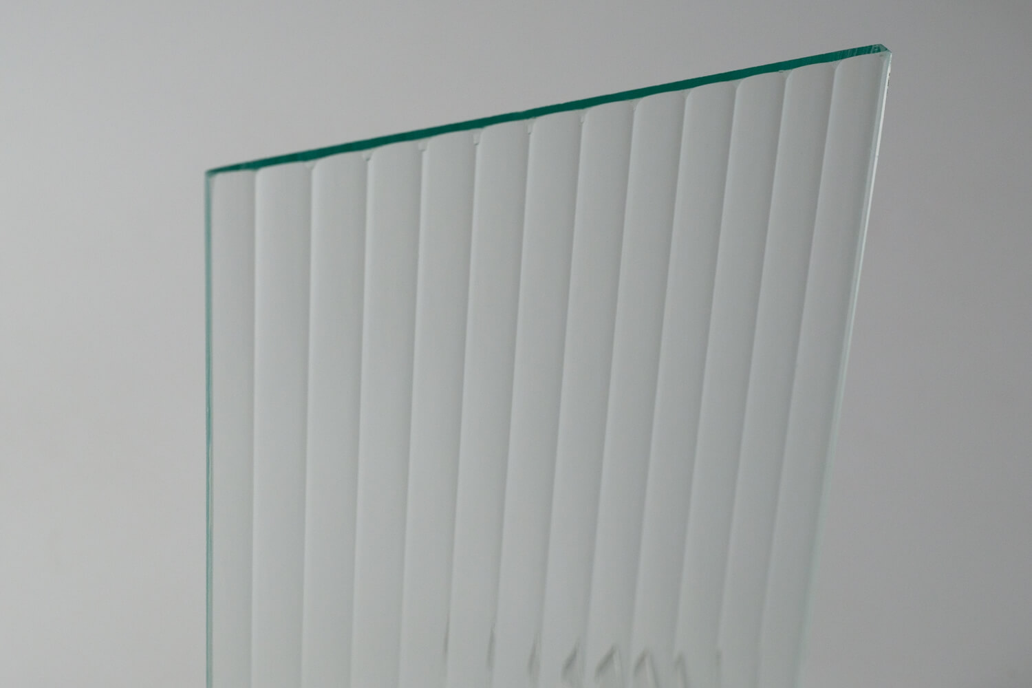 モールガラスクリア斜め