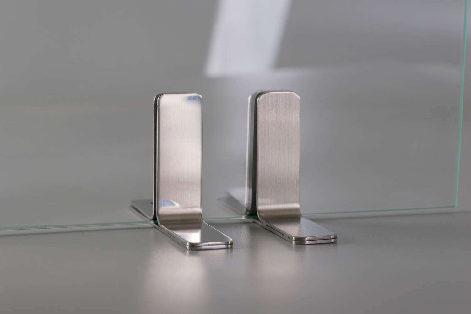 ID25の鏡面仕上げとヘアライン仕上げ